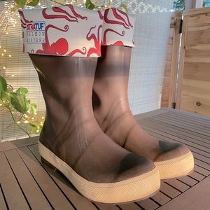 Salmon sisters xtratuf fishing / rain boot